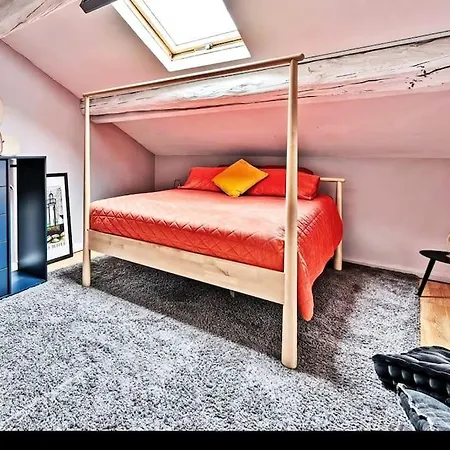La Bulle - Parking Gratuit En Souterrain - 2 Mins Du Palais Des Papes - Clim Ac - Wifi Apartment